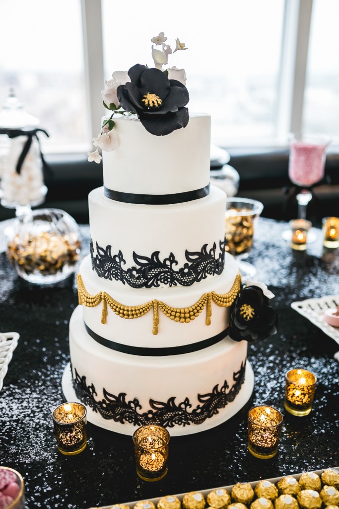 black white and gold wedding cake beatrici photography