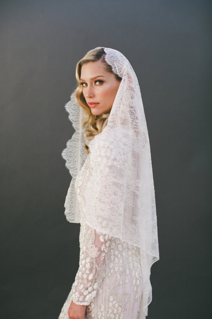 lace mantilla wedding veil