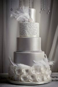 Silver Wedding Cake 200x300 